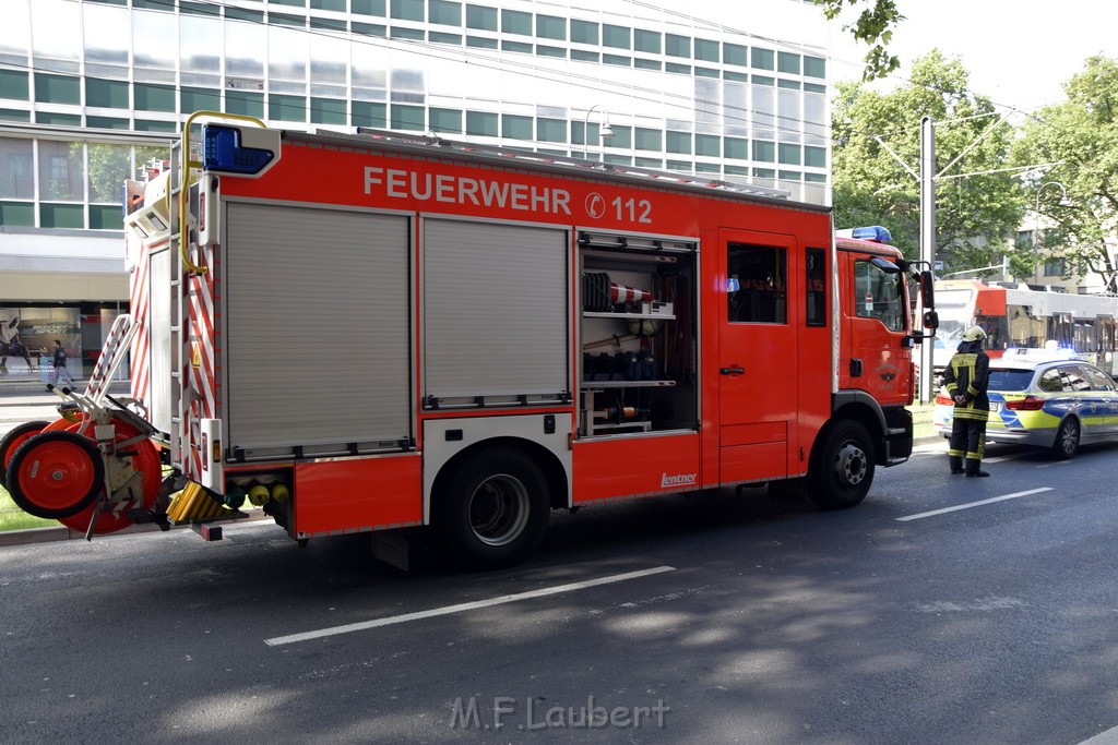 VU PKW Strab Koeln Mitte Caecilienstr Hohe Str P03.JPG - Miklos Laubert